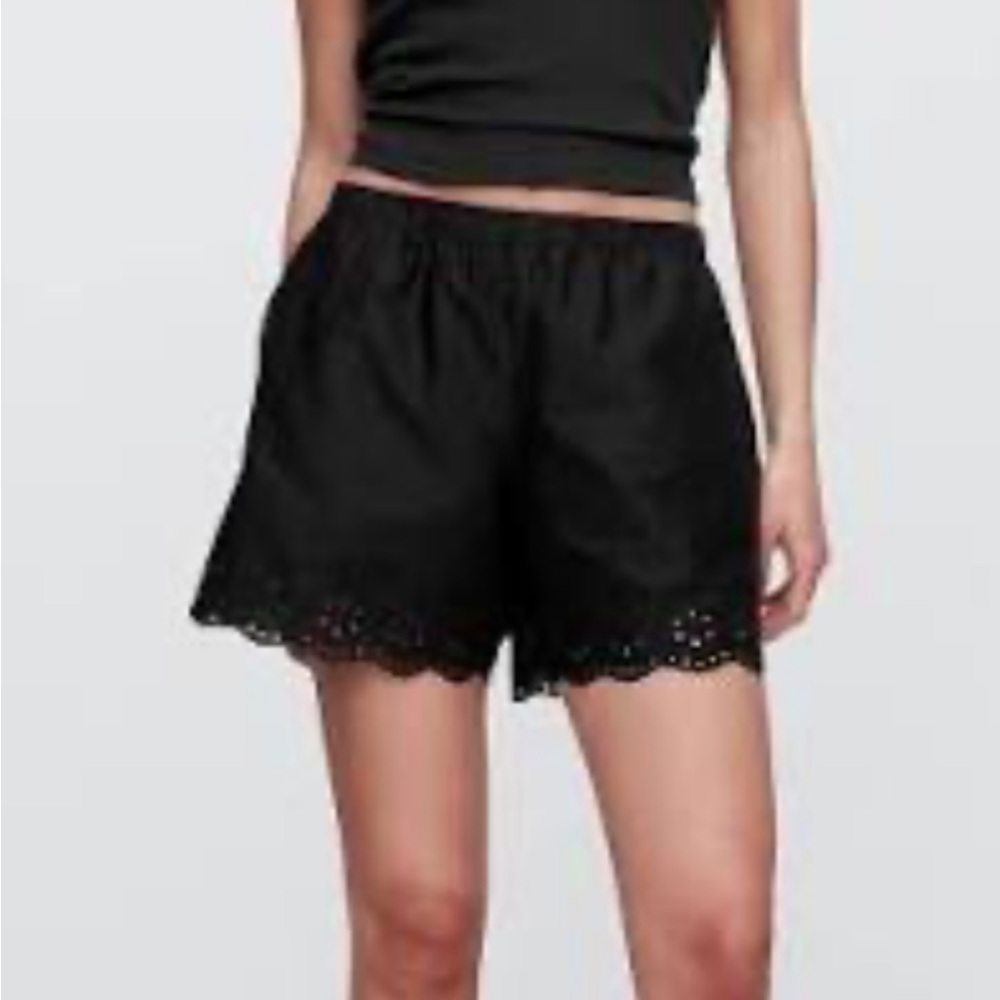 NWT GAP pull on eyelet shorts